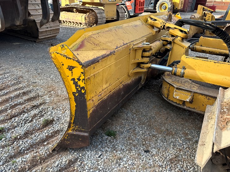 2006-deere-700j-image-10