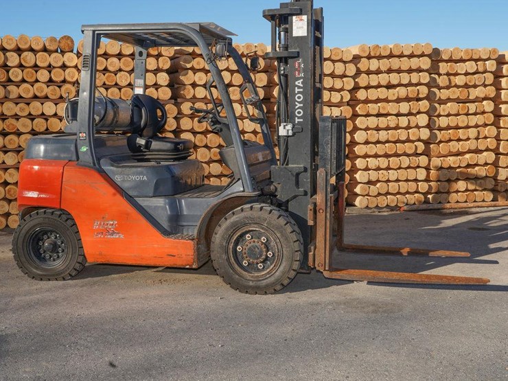 2016-toyota-8fg35u-image-5