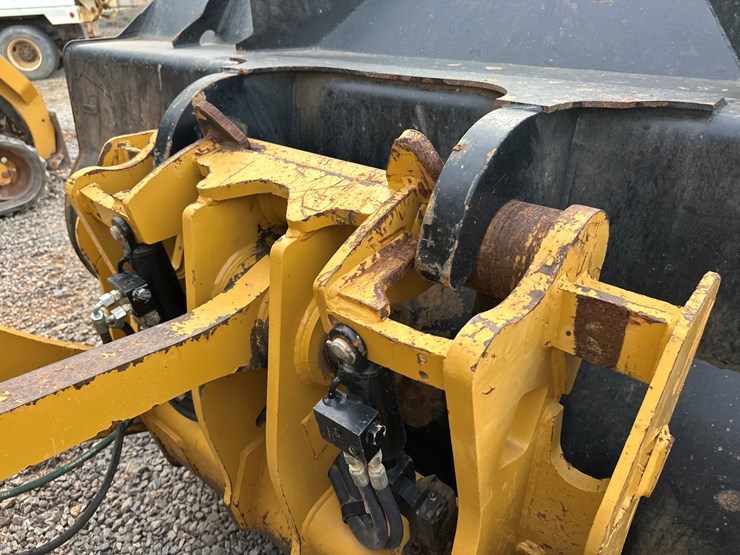 2016-caterpillar-938m-image-18