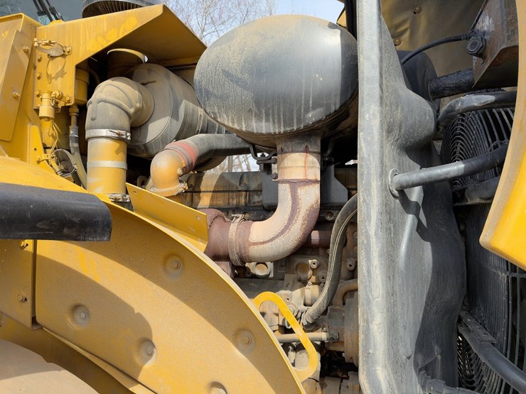 2010-caterpillar-966h-image-21