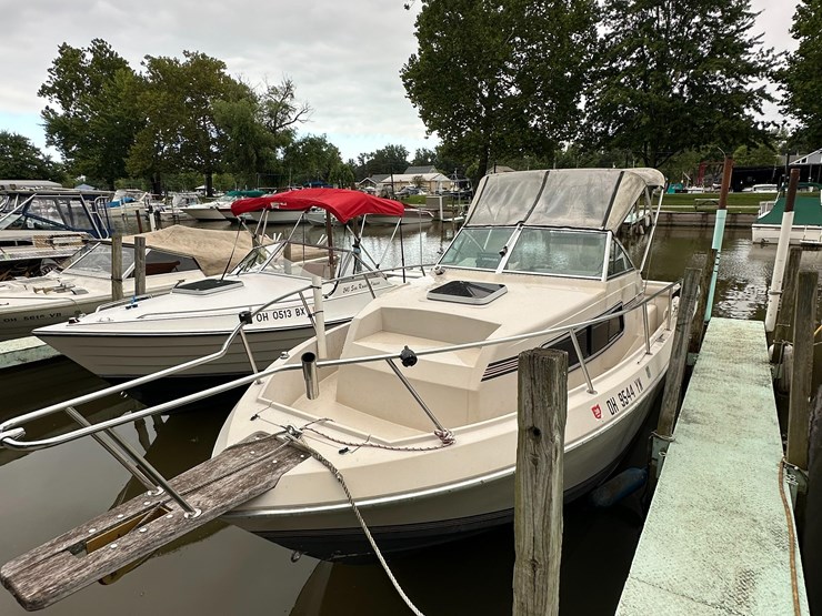 #154-•-1986-chris-craft-fishing-boat-image-1