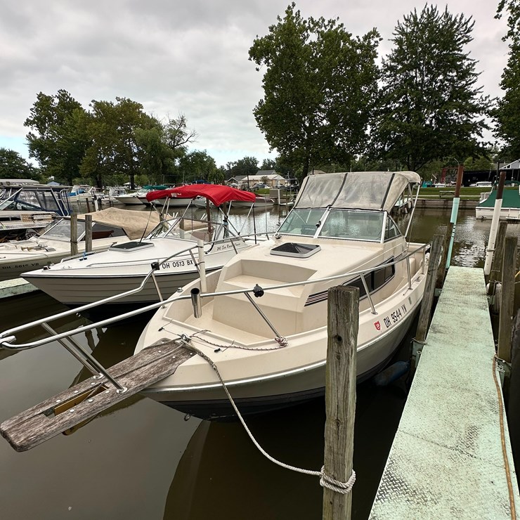 #154 • 1986 Chris Craft Fishing Boat