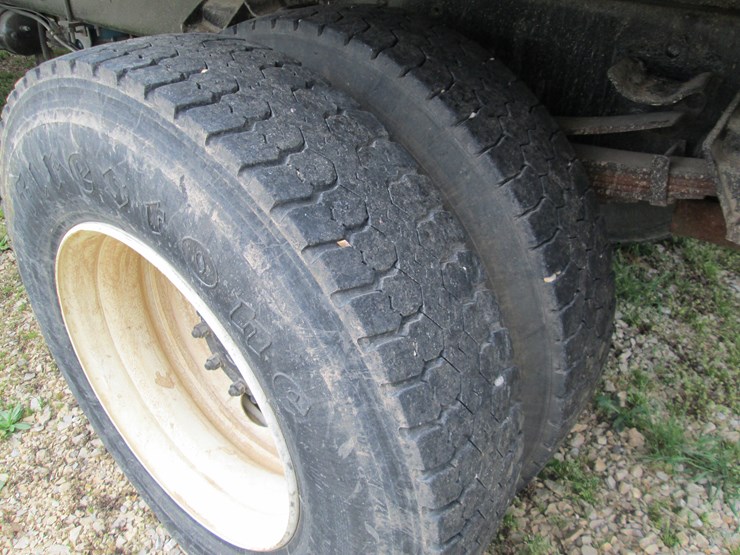 1997-ford-f800-image-5