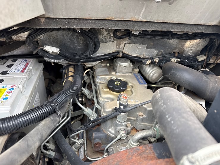 2014-takeuchi-tw40-image-34