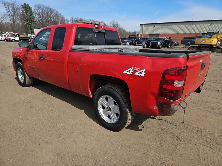 2010-chevrolet-silverado-1500-image-3
