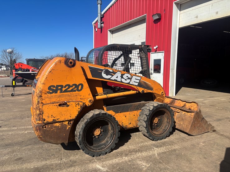 2011-case-sr220-image-4