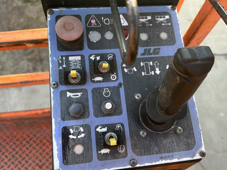 #106-•-1994-jlg-rough-terrain-scissor-lift-image-17