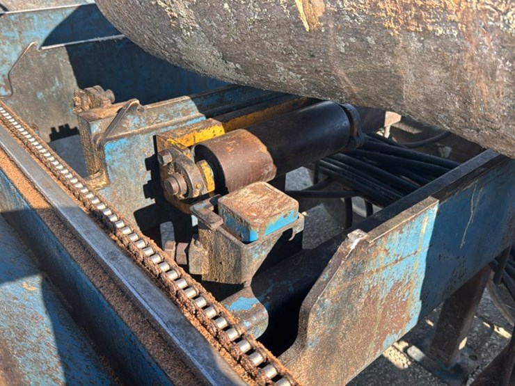 #142-•-2009-baker-3665d-portable-bandmill-image-37