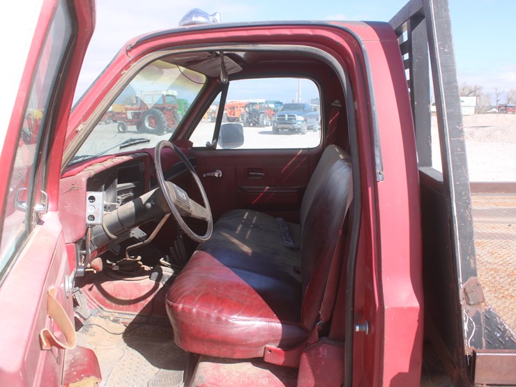 #3022-•-1980-chevy-silverado-3/4-ton-truck-with-flatbed-image-15