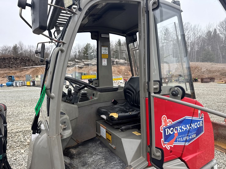 2014-takeuchi-tw40-image-42