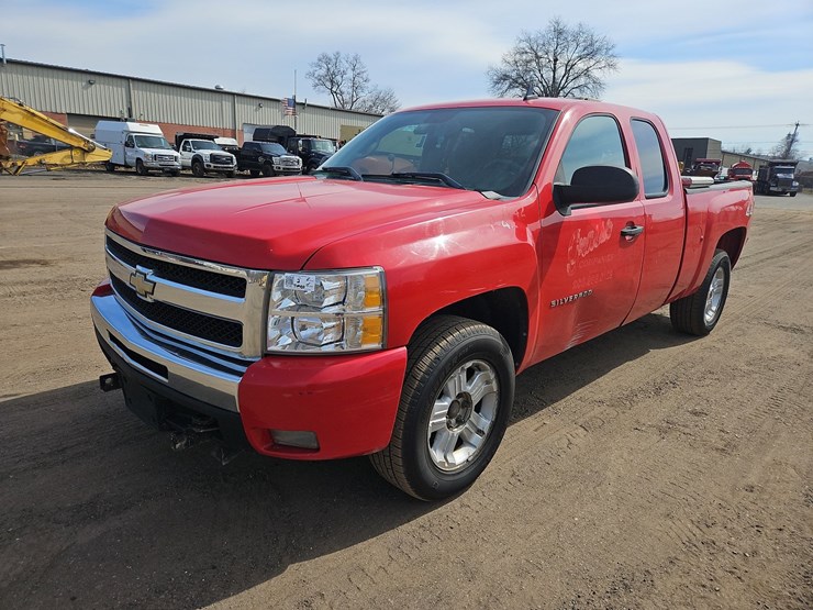 2010-chevrolet-silverado-1500-image-1