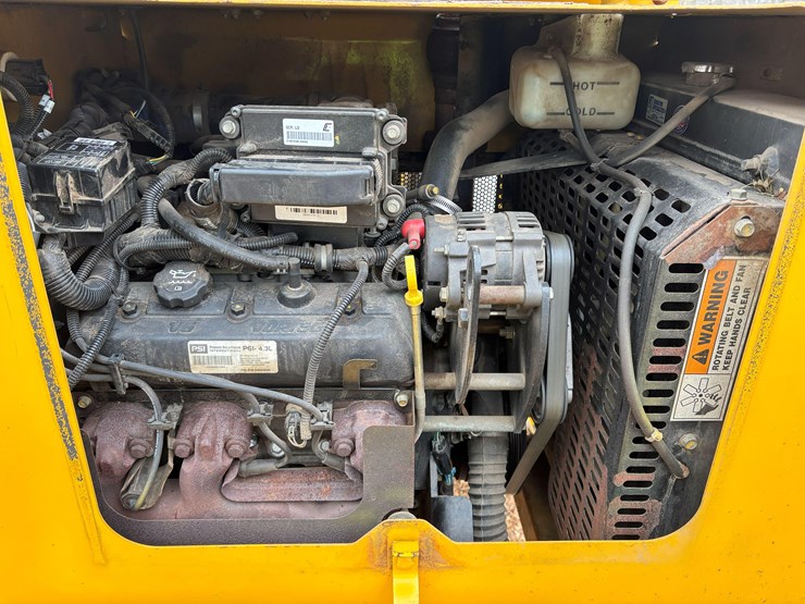 #151-•-2016-rayco-chipper-image-10