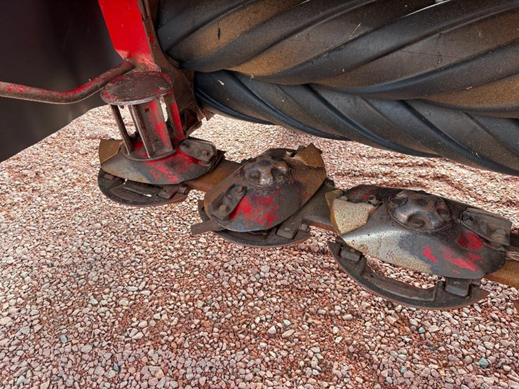 new-holland-1409-image-15