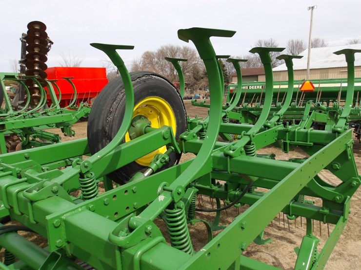 john-deere-1010-image-3