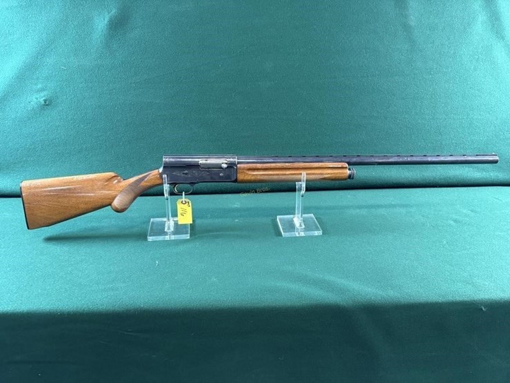 browning-light-twelve-12ga-shotgun-image-1