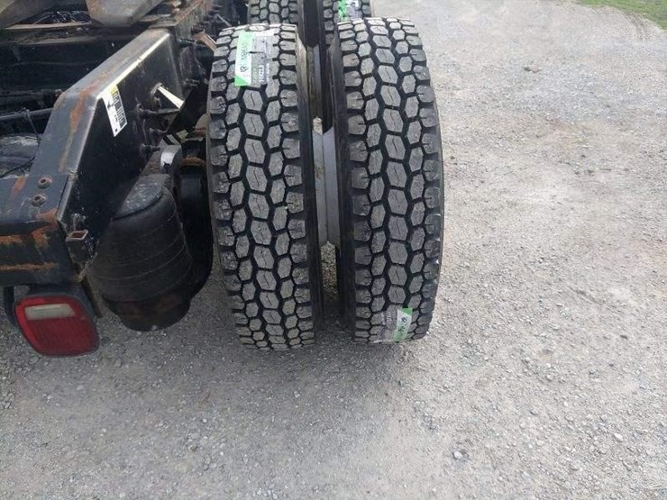 2012-peterbilt-386-image-10