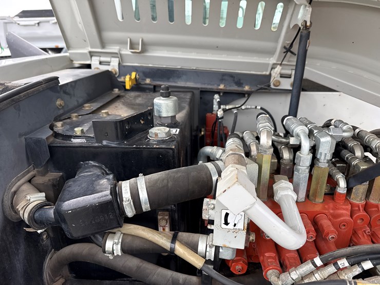 takeuchi-tb285-image-43