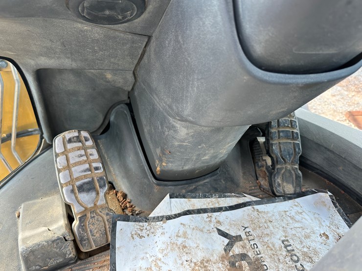 2016-caterpillar-938m-image-42