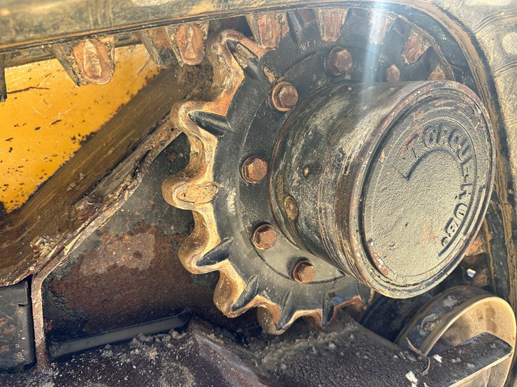 2017-deere-333g-image-42