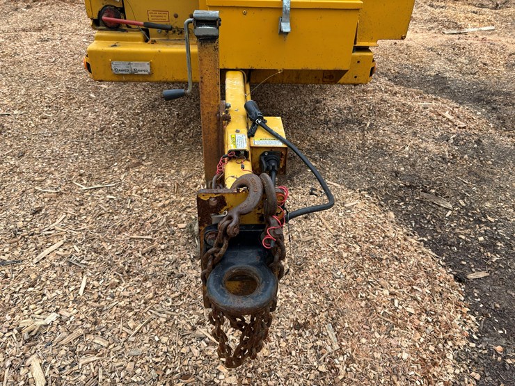 #151-•-2016-rayco-chipper-image-7