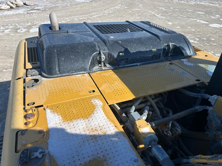 2011-caterpillar-329d-image-21