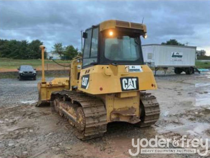 2014-caterpillar-d6k2-xl-image-3