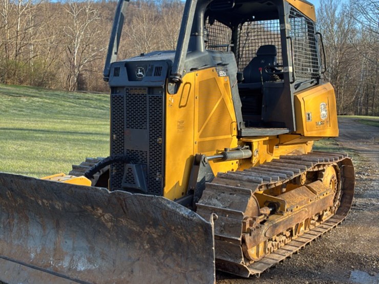 2019-deere-650k-lgp-image-47