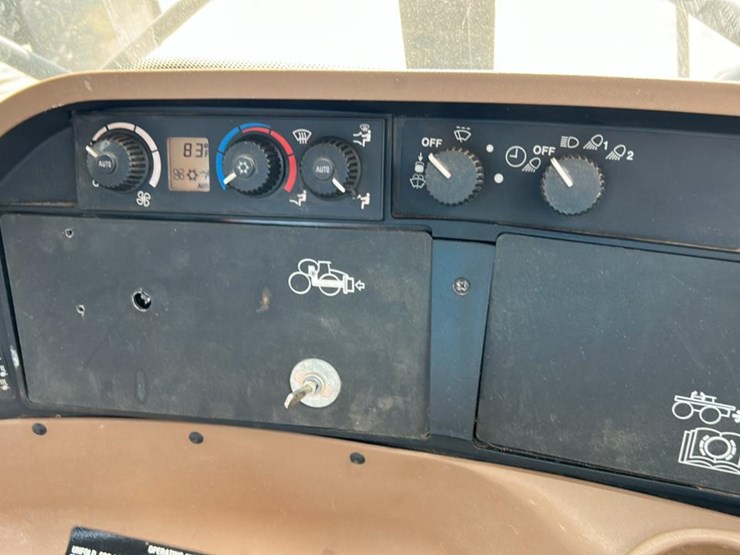 2014-john-deere-4940-image-44