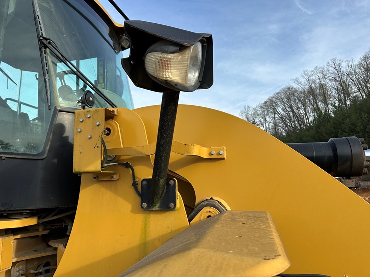 2012-caterpillar-950k-image-15