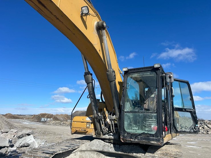 2011-caterpillar-329d-image-14