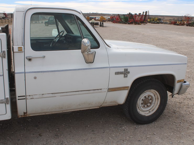 1984-chevrolet-c20-image-31