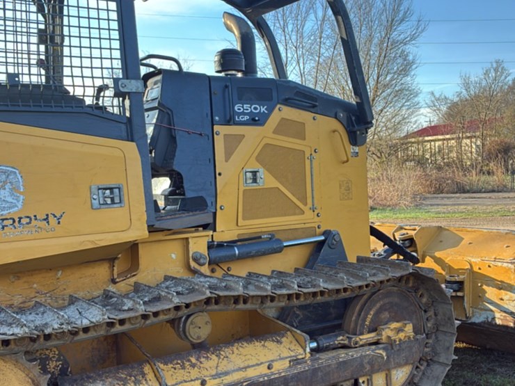 2019-deere-650k-lgp-image-40