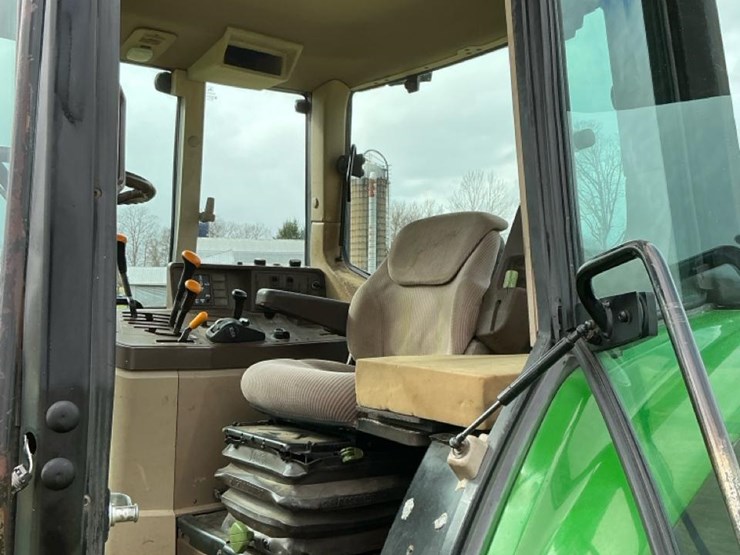 2000-john-deere-6410-image-27