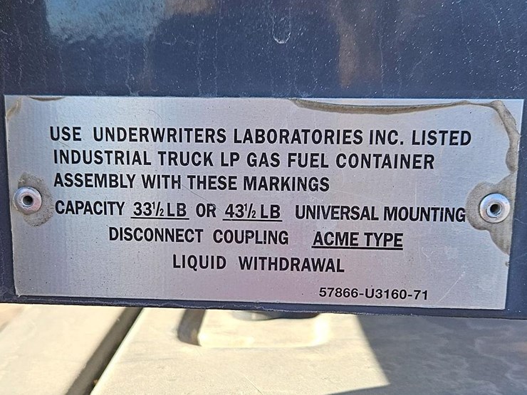 2016-toyota-8fg35u-image-12