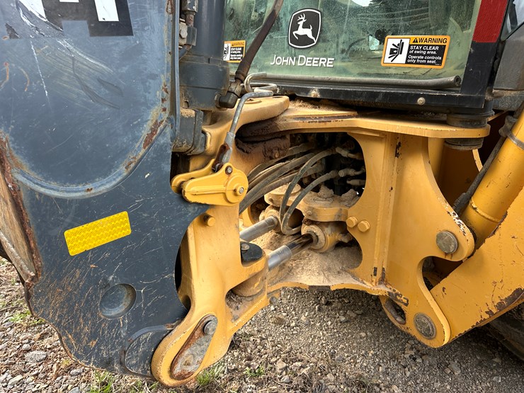2011-deere-310sj-image-28