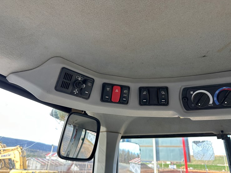 2016-caterpillar-938m-image-38