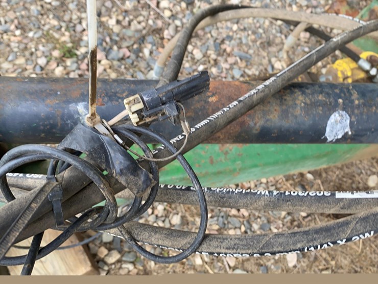 john-deere-337-image-34