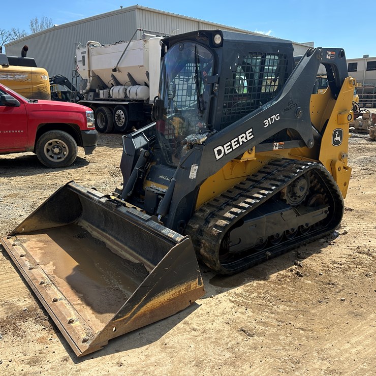 2019 DEERE 317G