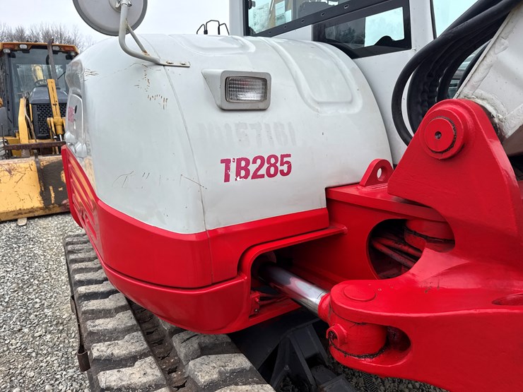 takeuchi-tb285-image-38