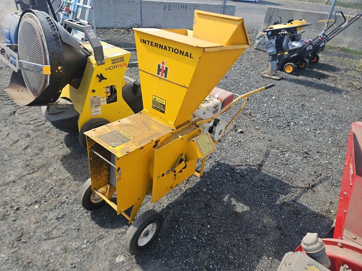 international-shredder/chipper-image-1