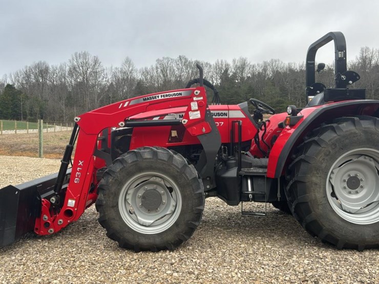 2023-massey-ferguson-4707-image-2