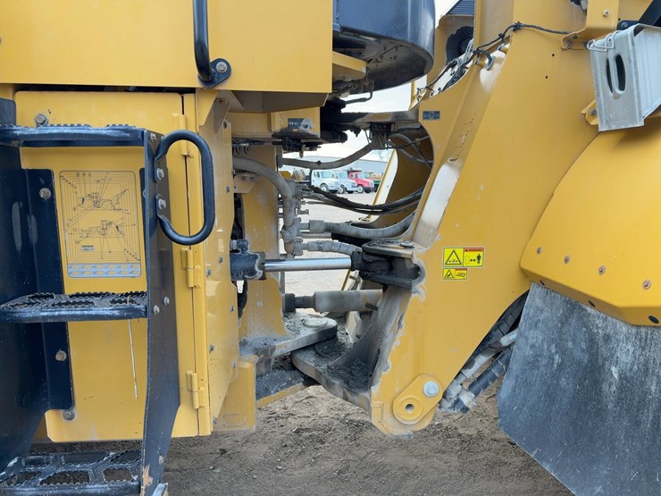 2017-caterpillar-980m-image-17