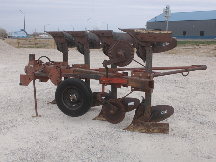 international-140-image-8