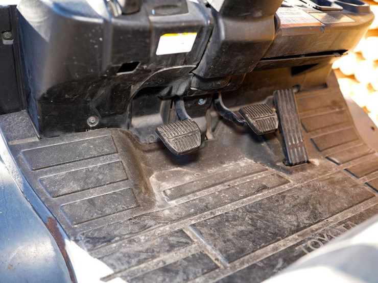 2016-toyota-8fg35u-image-16