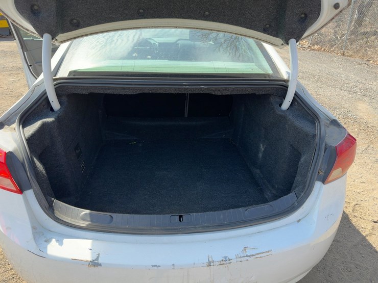 2015-chevrolet-impala-ls-automobile-image-13