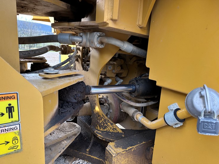 2012-caterpillar-950k-image-33