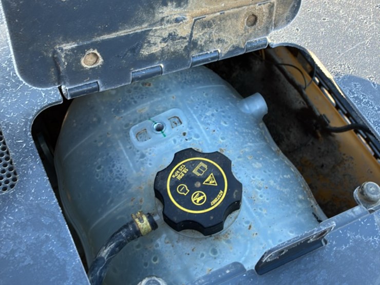 2019-deere-650k-lgp-image-27