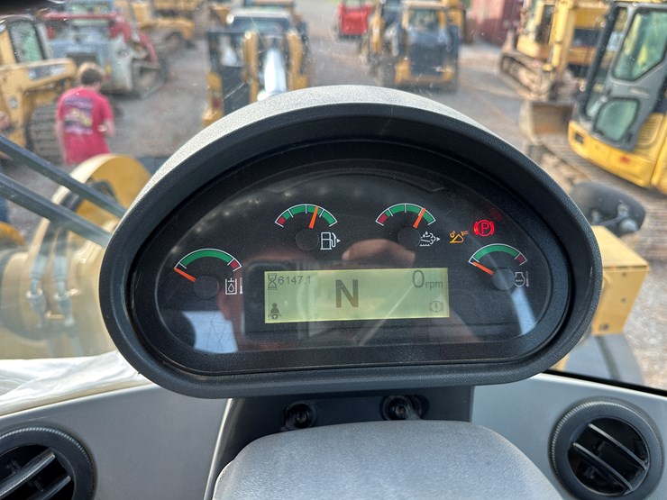 2016-caterpillar-938m-image-40