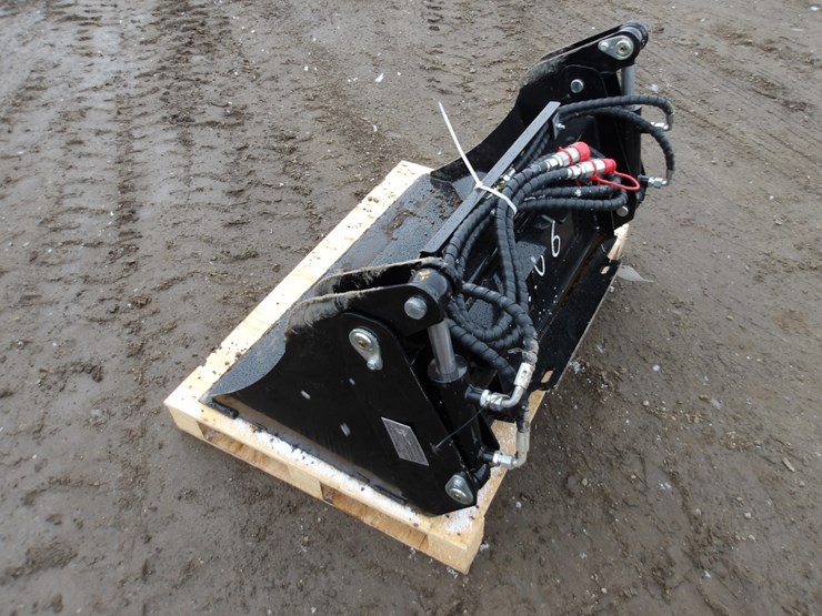 #7806-•-39"-mini-quick-attach-4-in-1-bucket-image-3