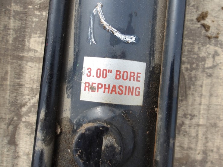 #7819-•-(2)-great-plains-cylinders-image-2